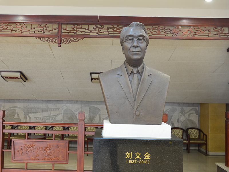 雕塑作品 劉文金像，鑄銅，安放地點(diǎn)：中央民族樂團(tuán)
